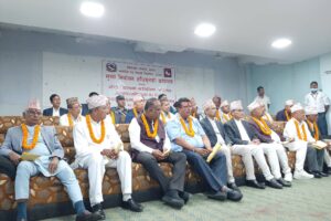 मोरङका १७ वटै पालकिाका प्रमुखहरुले लएि शपथ