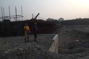 पुल निर्माणकार्य हुदै