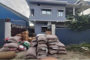 अवैध सुपारी र खाध्यन्न सहित गाडी समातियो