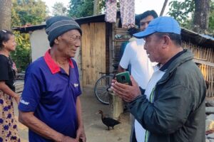 खाली मैदानमा खेलिरहेका दिलिपकुमार राई