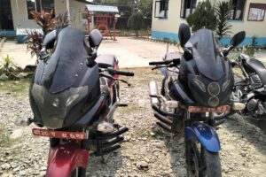 चोरीको मोटरसाइकल सहित २ पक्राउ