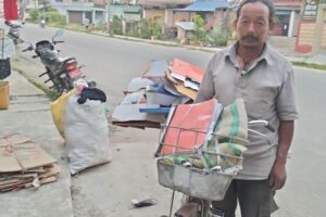 पथरीका सुखदेव लिम्बु कवाडी ब्यापारमा रमाउदै