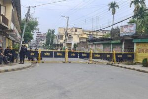 पहिचानबादीहरुले प्रदेशसभा घेराउ गर्दै