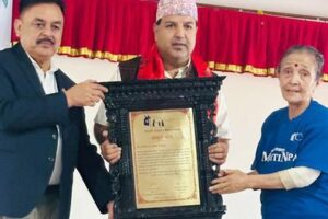 सांसद डा. सुनिल शर्मा सम्मानित