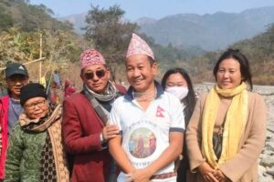 तिम्मा न्यूजका ब्यवस्थापक राईद्धरा ५० हजार सहयोग प्रदान