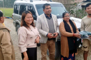 वडा नं. ७ र ९ का विपन्नहरुलाई न्यानो कपडा वितरण