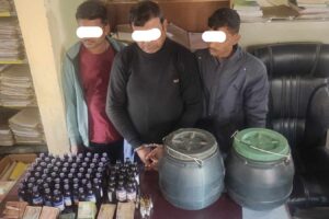 बाबु र २ छोरा लागुऔषध सहित पक्राउ