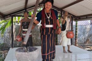 धिमाल समुदायको संस्कृतीसंग रमाएकी रोमान्सी गुरुङ धिमाल