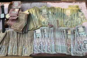 पथरी शनिश्चरेबाट नगद र ब्राउन सुगर सहित २ जना पक्राउ