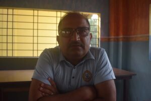 बिब्यास अध्यक्षको कार्यशैलीको बिरोध गर्दै शिक्षक कर्मचारीले ज्ञापन पत्र बुझाए