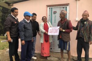 दुई परिवारलाई आवासीय घर उपहार