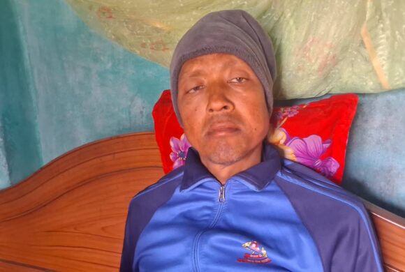 आर्थिक अभाव हुँदा सफारी मजदुर ओच्छयानमा थलिए 