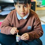 जन्मदिनको अवसरमा स्कुल जुत्ता उपहार