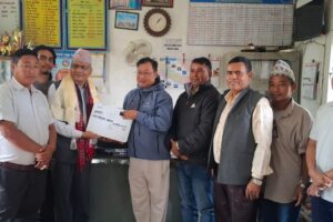 जन्मदिनको अवसरमा प्रोजेक्टर हस्तानतरण